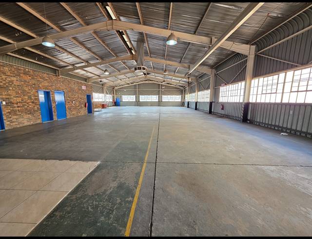 900M² WAREHOUSE FOR SALE IN ROBERTSHAM
